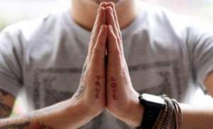 anjali-mudra-prayer-gesture
